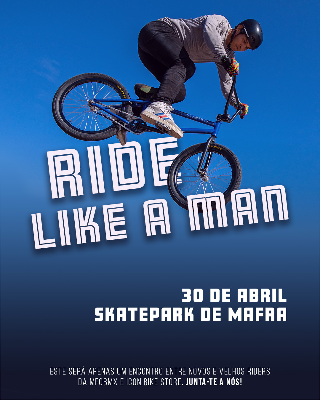 Homem a fazer truque de BMX no céu azul com texto promocional branco para evento em Skatepark de Mafra
