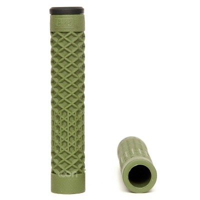 Par de punhos de bicicleta verde-oliva com textura geométrica em borracha