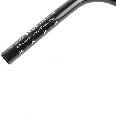 Guiador preto com texto branco e estrelas