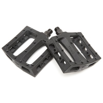 Par de pedais para bicicleta pretos com textura e marca PRIMO