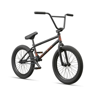 Bicicleta BMX preta com texto laranja no quadro