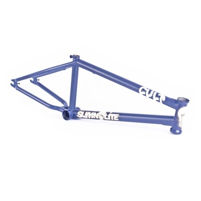Quadro de bicicleta BMX azul com textos 'CULT' e 'SUMMIT LITE' em fundo branco.