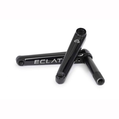 Manivelas para bicicleta pretas com texto ECLAT e símbolo branco