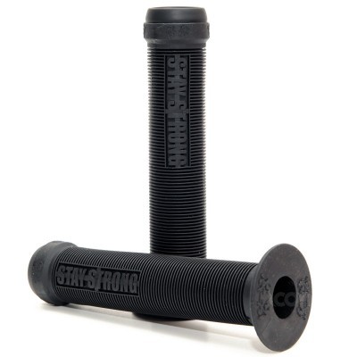 Punhos pretos de bicicleta com texto STAY STRONG