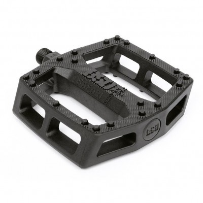 Pedal de bicicleta plástico preto com pinos antiderrapantes e inscrições MKS