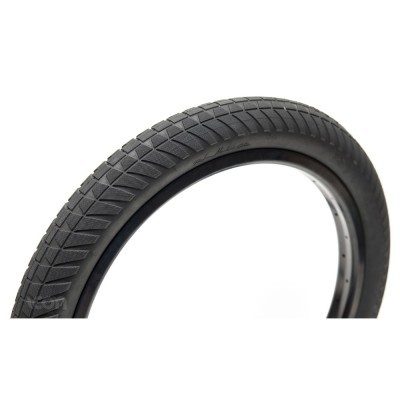 Pneu preto para bicicleta com padrão de piso em blocos angulares