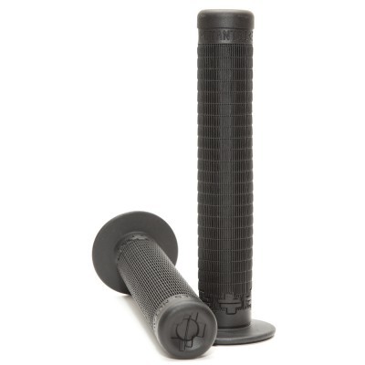 Par de punhos pretos para guiador com textura quadriculada