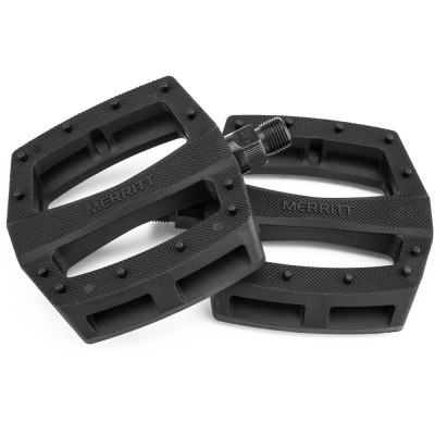 Par de pedais de bicicleta pretos com textura e pinos antiderrapantes