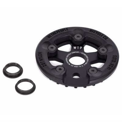 Peça circular preta com texto em relevo e duas anilhas pretas