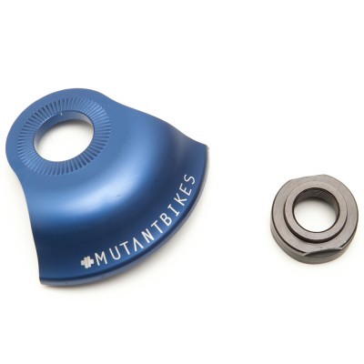 Componente metálico azul para bicicletas com escrita MUTANTBIKES e porca metálica