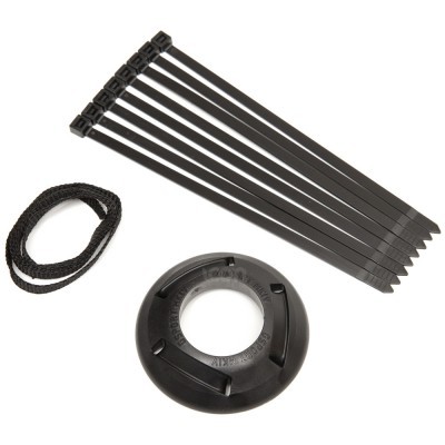 Kit com braçadeiras, correia de tecido e base redonda preta.