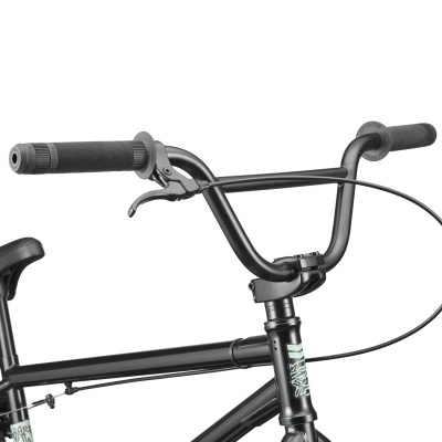 Guiador e parte frontal de bicicleta preta com punhos e alavanca de travão