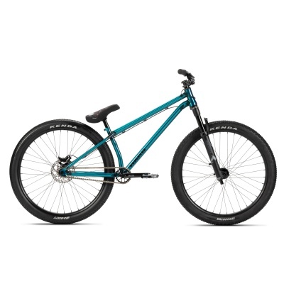 Bicicleta azul metálica robusta com pneus pretos Kenda e suspensão dianteira