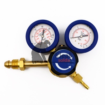 Manómetro de soldadura com mostradores azuis e corpo metálico dourado