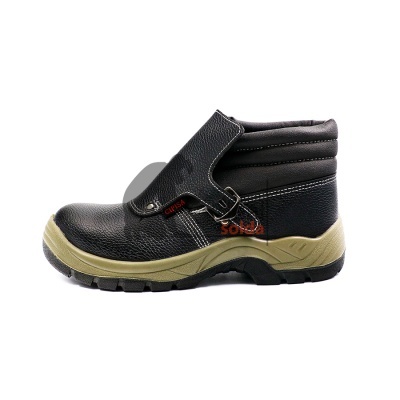Bota de segurança preta com sola bege e fecho em velcro