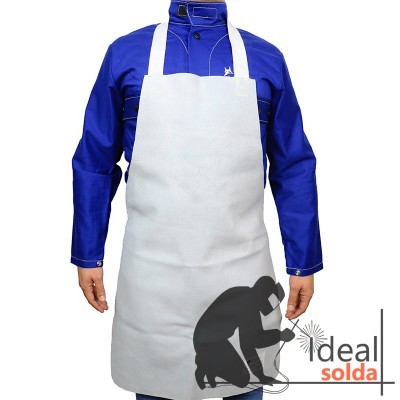 Avental branco com alças usado com casaco azul, logótipo ideal solda ao lado