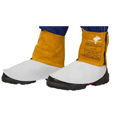 Botas industriais brancas com cano amarelo e sola preta