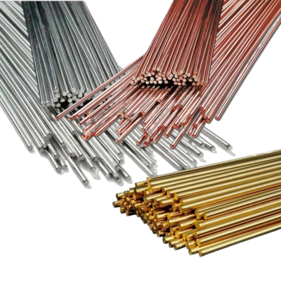 Feixes de varas metálicas prateadas, douradas e de cobre com pontas arredondadas