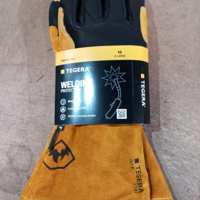 Luvas de soldadura em couro preto e castanho da TEGERA com embalagem amarela e preta