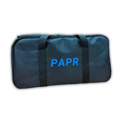 Bolsa de transporte preta com alças e texto PAPR em azul