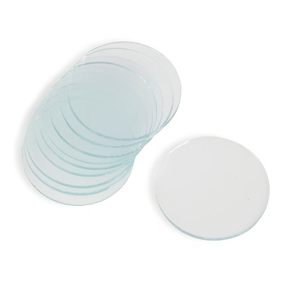 Discos redondos transparentes sobre fundo branco