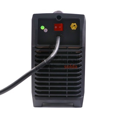 Maquina de soldar preta com ventoinha e botoes