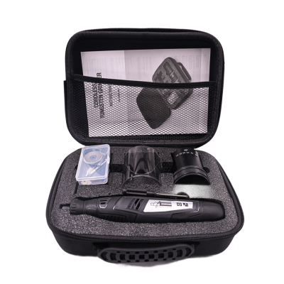 conjunto portátil de ferramenta elétrica com acessórios e manual no estojo preto