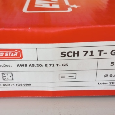 Embalagem vermelha de eletrodos de soldadura RED STAR com etiqueta detalhada