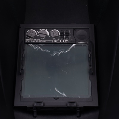 Ecrã de proteção com botões rotativos e marcações técnicas