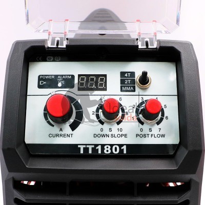 Painel de controlo de equipamento TT1801 com botões vermelhos e mostrador digital