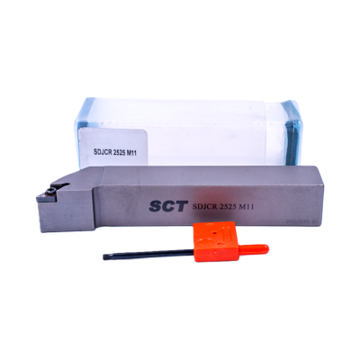 Ferramenta de corte metálica SCT SDJCR 2525 M11 com chave Allen laranja e embalagem branca