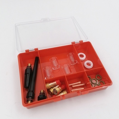 Caixa plástica vermelha com acessórios pequenos organizados