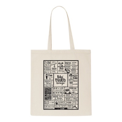 Saco de tecido bege com estampa preta e branca de expressões e desenhos dividido em quadrículas.