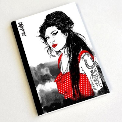 Caderno com capa ilustrada com mulher em vermelho e preto