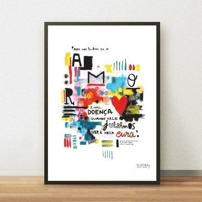 Quadro emoldurado com arte abstrata colorida e texto em português