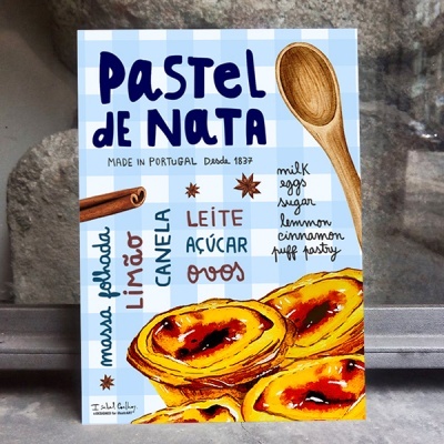 Caixa de Pastel de Nata com ilustração e texto descritivo em português e inglês