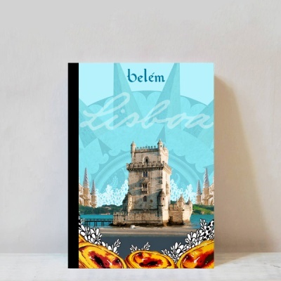 Capa de livro azul com Torre de Belém, Lisboa e pastéis de nata