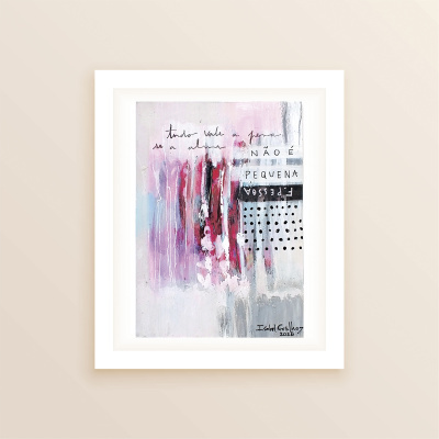 Quadro abstrato colorido com moldura branca e texto em português.