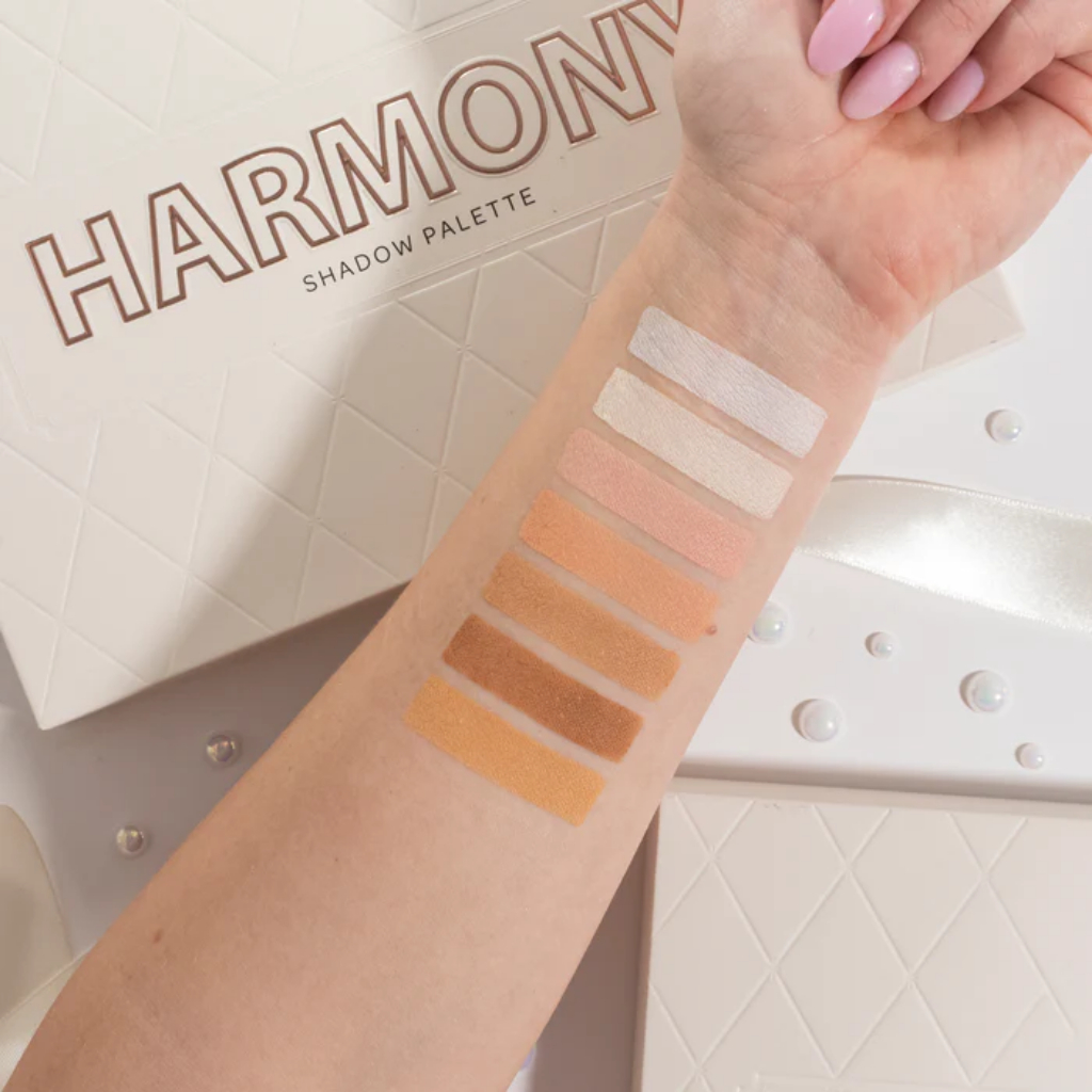 Paleta de Sombras Harmony BPerfect Paleta de sombras HARMONY com seis tonalidades aplicadas no braço