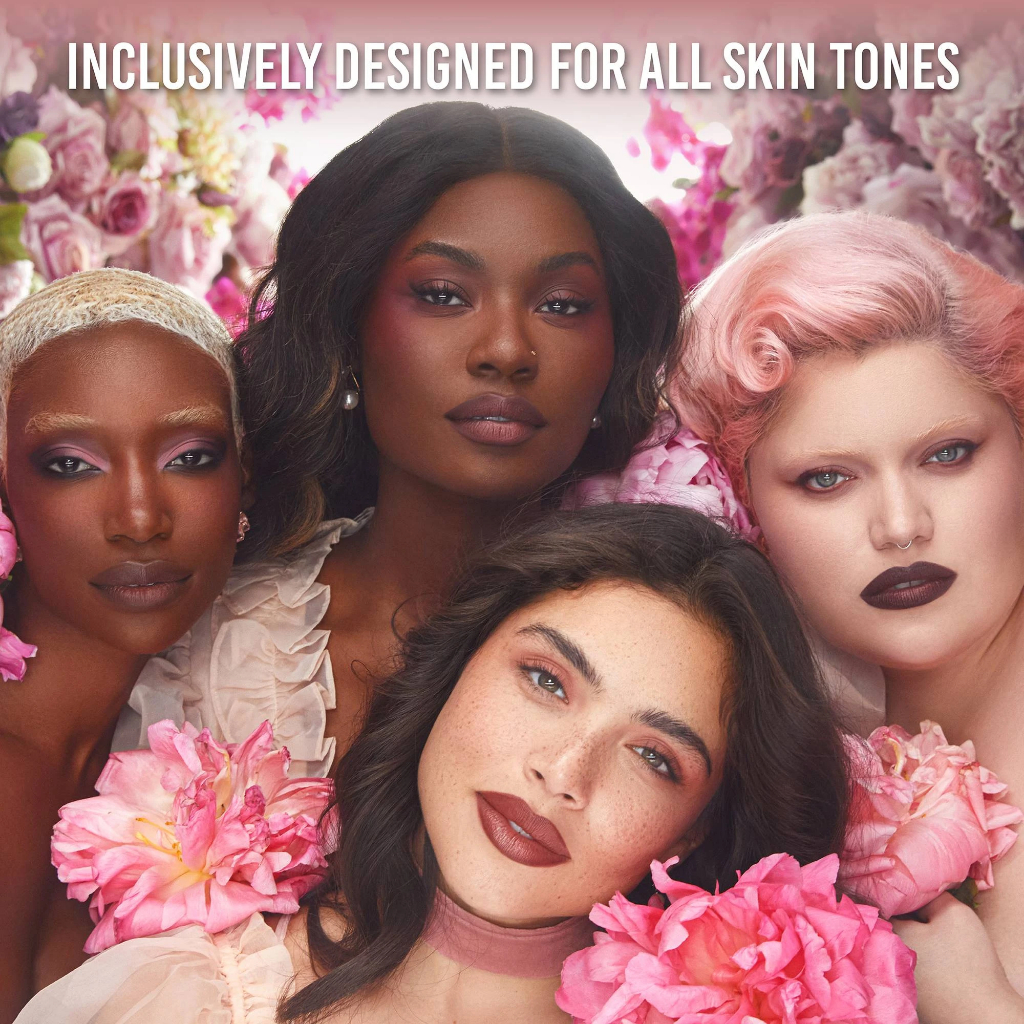 Paleta Groundwork Blooming Romance Danessa Myricks Beauty Quatro mulheres com diferentes tons de pele, flores cor-de-rosa ao redor e texto promocional no topo