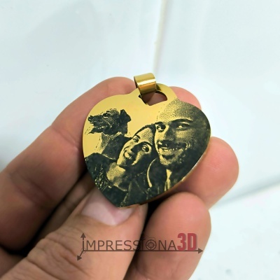 Colar&#x20;com&#x20;pendente&#x20;Cora&#x00E7;&#x00E3;o&#x20;-&#x20;Dourado