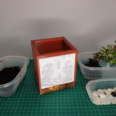 Vaso&#x20;Cubo&#x20;-&#x20;Luz&#x20;Branca&#x20;&#x2F;&#x20;Bateria&#x20;Recarreg&#x00E1;vel