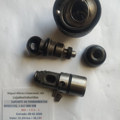 Peças metálicas e de borracha para suporte de ferramentas Bosch com etiqueta de preço