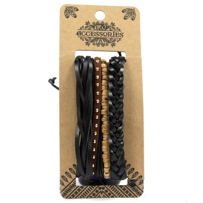 Conjunto de cinco pulseiras variadas em cartão castanho