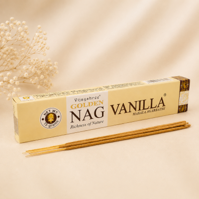 Caixa bege com incenso Golden Nag Vanilla Masala Agarbathi e varetas de incenso