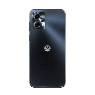 Smartphone Motorola preto visto de trás com três câmaras