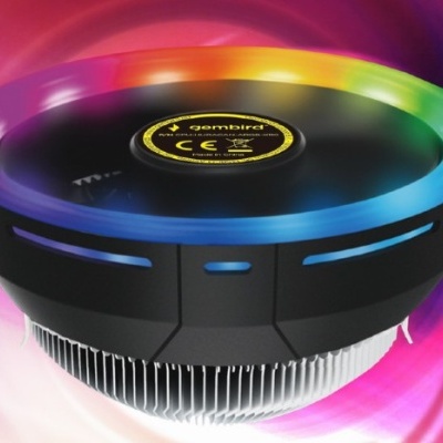 Ventoinha de computador preta com luzes RGB coloridas