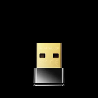 Dispositivo USB com conector dourado e base preta