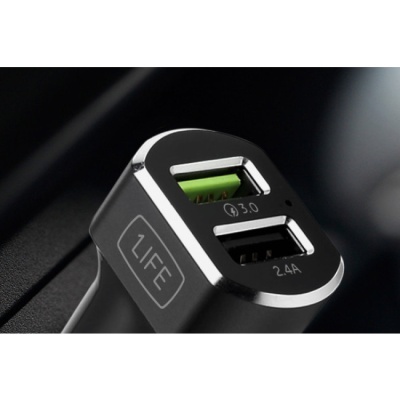 Carregador de carro USB 3.0 e 2.4A preto e prateado com marca 1LIFE
