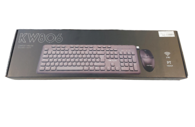 Embalagem preta com teclado e rato sem fios pretos e texto KW806